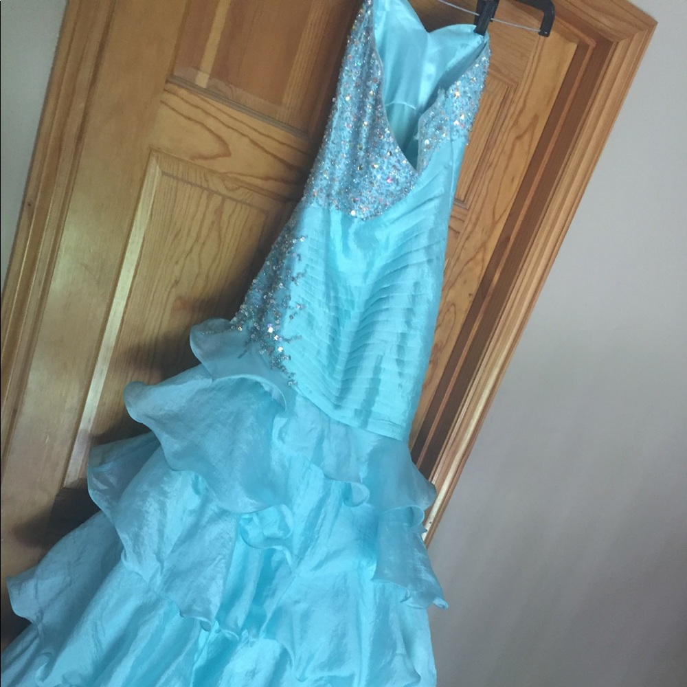 BLUE PROM DRESS - Picture 4 of 8